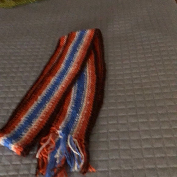 ADORABLE SKINNY SCARF (new) - Picture 4 of 4